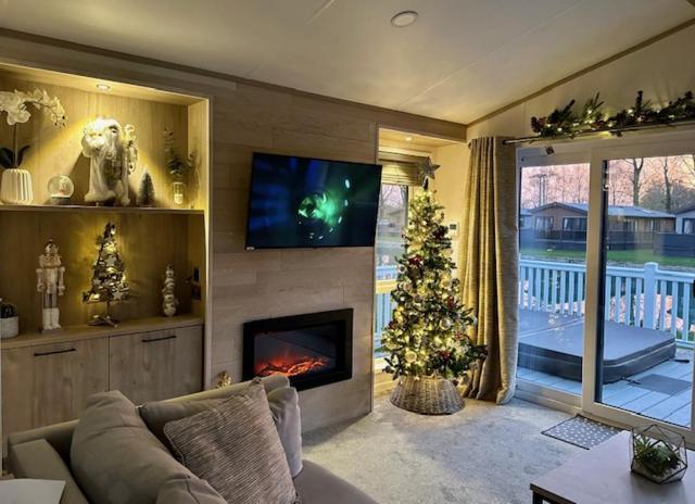 Honey Bee Lodge With Hot Tub York Exterior foto